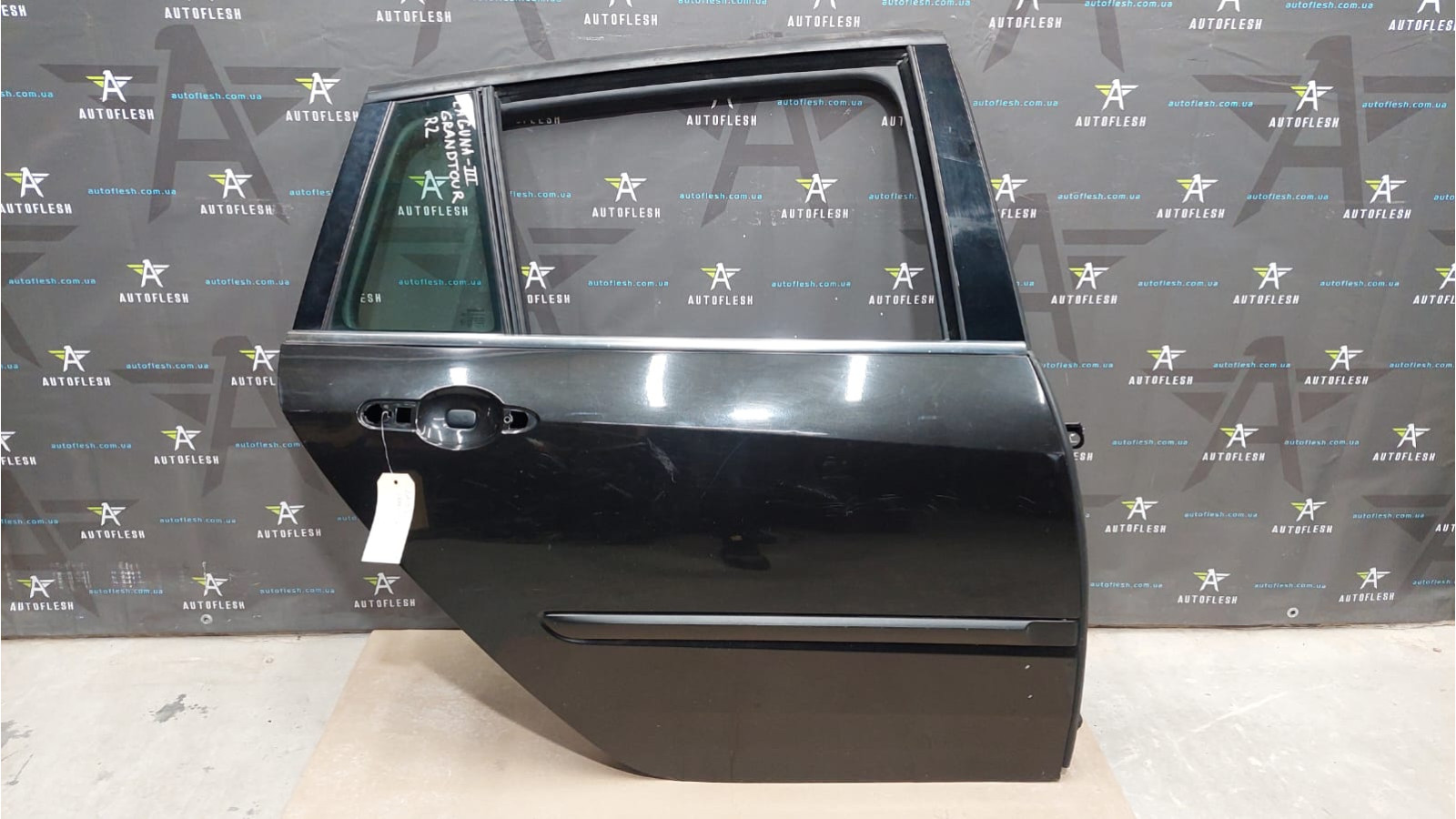 Дверь задняя правая 821000023R, код краски: TEB64 Renault Laguna III GRANDTOUR бу Дверь задняя правая 821000023R, код краски: TEB64 Renault Laguna III GRANDTOUR бу